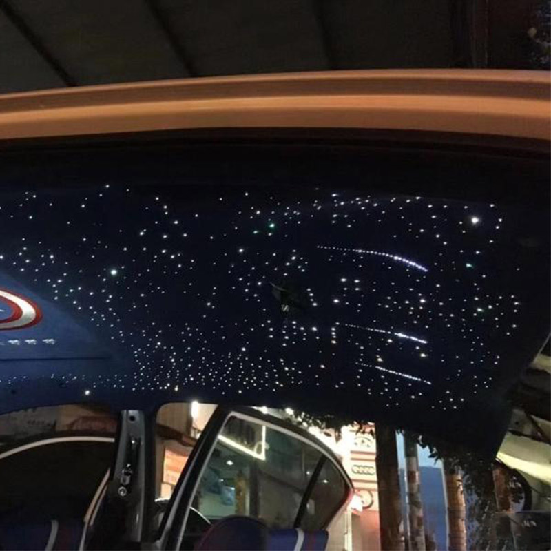 流れ星と車の星空のトップ
